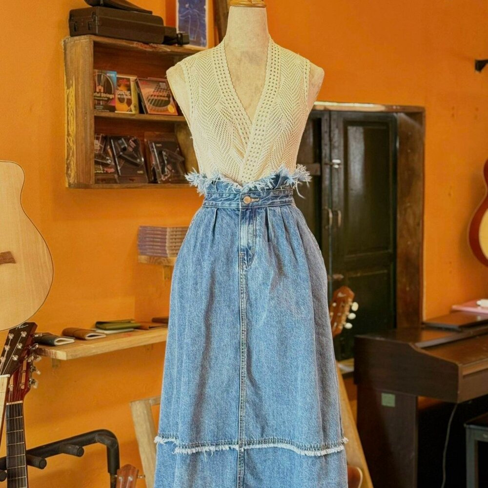 💙 Denim Midi Skirt Frayed Raw Hem Distressed